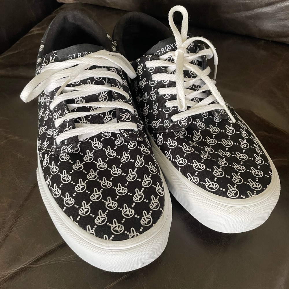 Skateboarding shoes made by Straye size 10